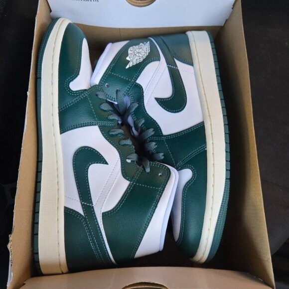 Nike Air Jordan 1 Mid Women's Size 10.5 White Oxidized Green Sail 022025 - Picture 7 of 8